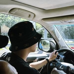 Meet your Posher, Duc